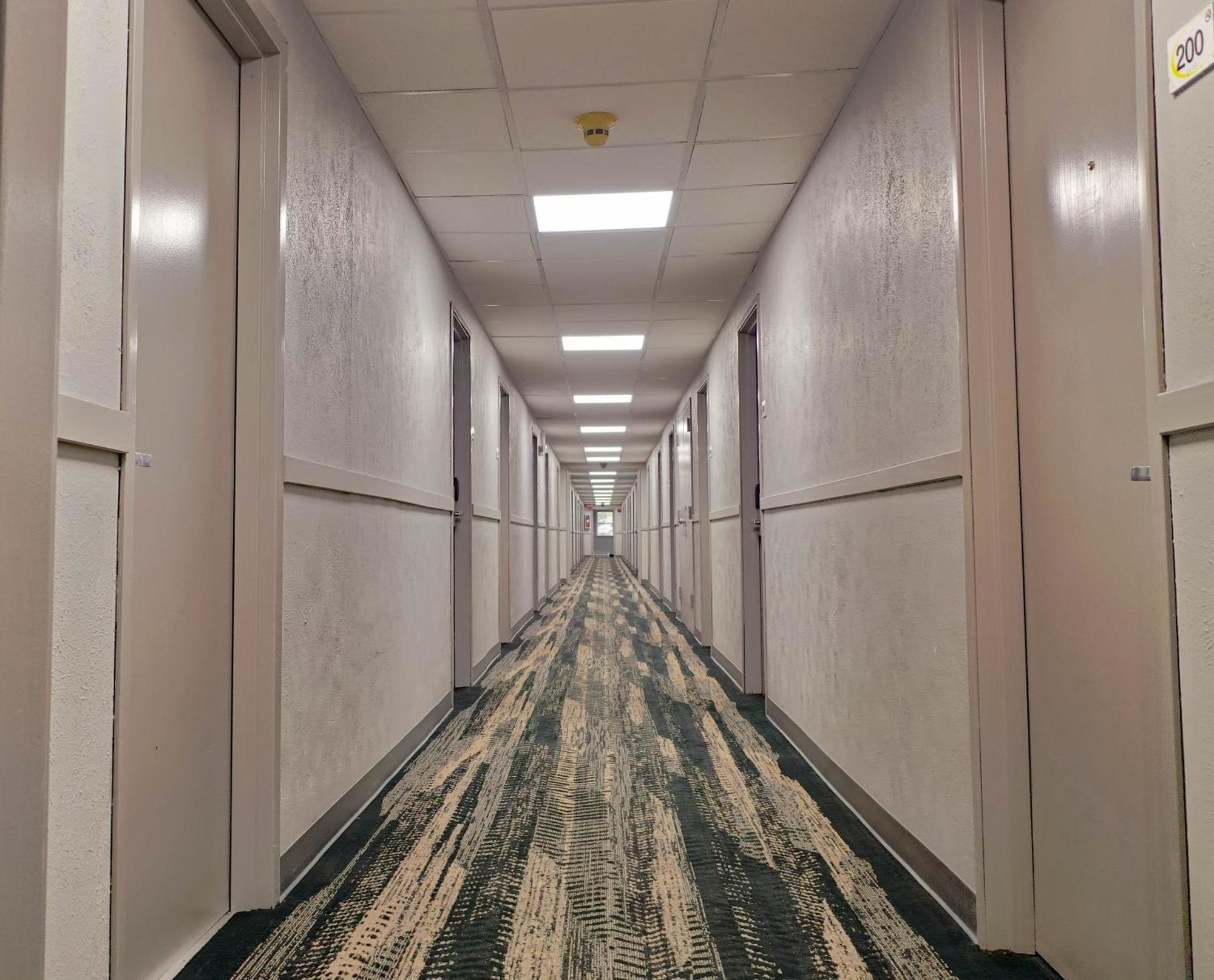 Отель Super 8 By Wyndham Rockford I-90 Casino District Экстерьер фото